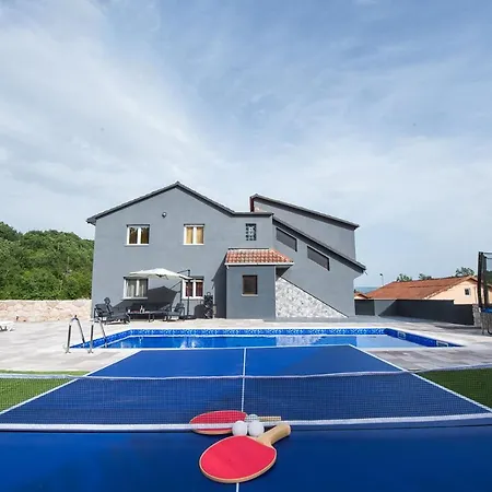 Duka With Heated Private Pool, Makarska Region Petricevici