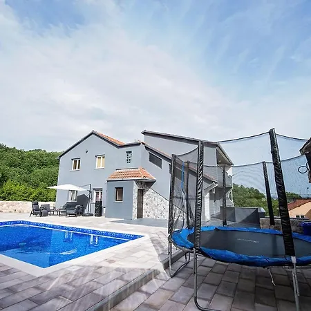 Duka With Heated Private Pool, Makarska Region Vila *