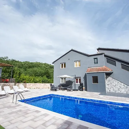Duka With Heated Private Pool, Makarska Region Vila