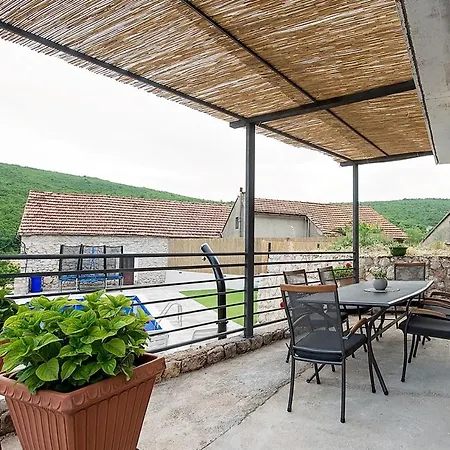 Duka With Heated Private Pool, Makarska Region Vila