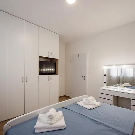 Duka With Heated Private Pool, Makarska Region Vila *