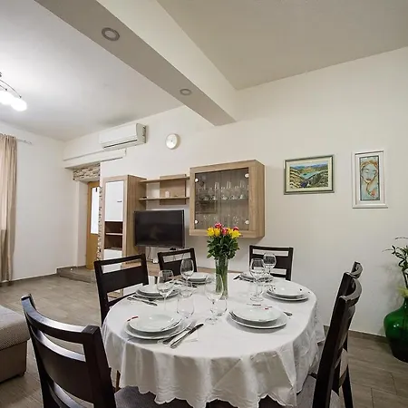 Duka With Heated Private Pool, Makarska Region