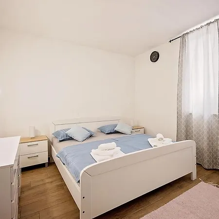 Duka With Heated Private Pool, Makarska Region Vila *