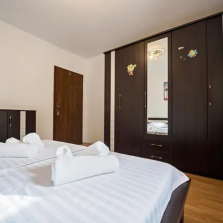 Duka With Heated Private Pool, Makarska Region Petricevici