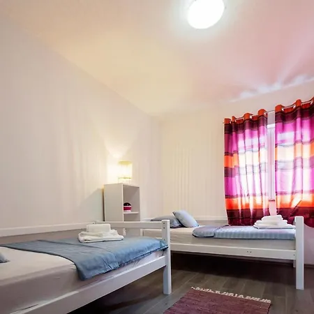 Duka With Heated Private Pool, Makarska Region *