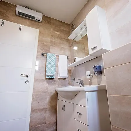 Duka With Heated Private Pool, Makarska Region