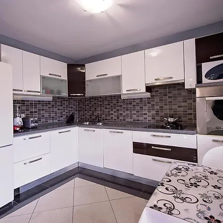 Duka With Heated Private Pool, Makarska Region *